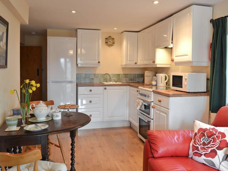 Cottage with BBQ & garden — photo 4