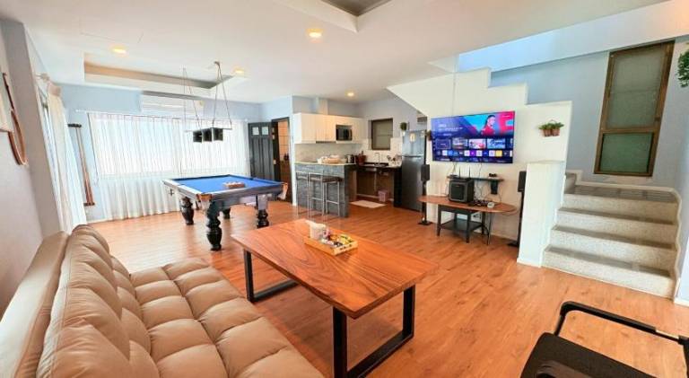 Spacious villa with pool | Pets are welcome — photo 2