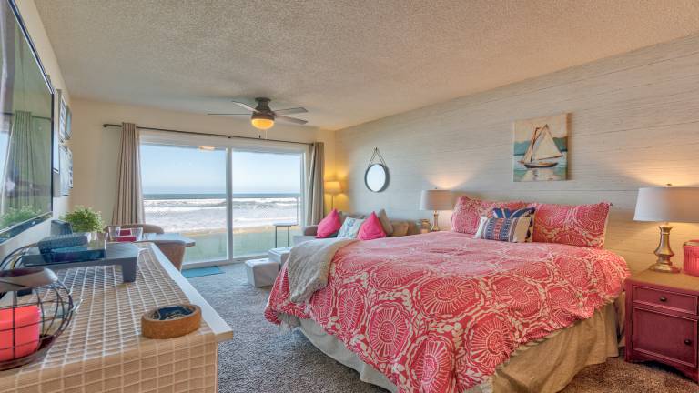 Condo  Lincoln City