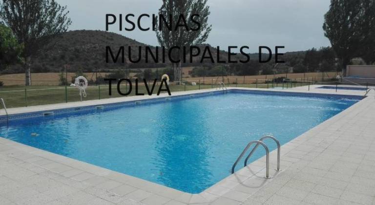 Vacation home with yard & pool — photo 4