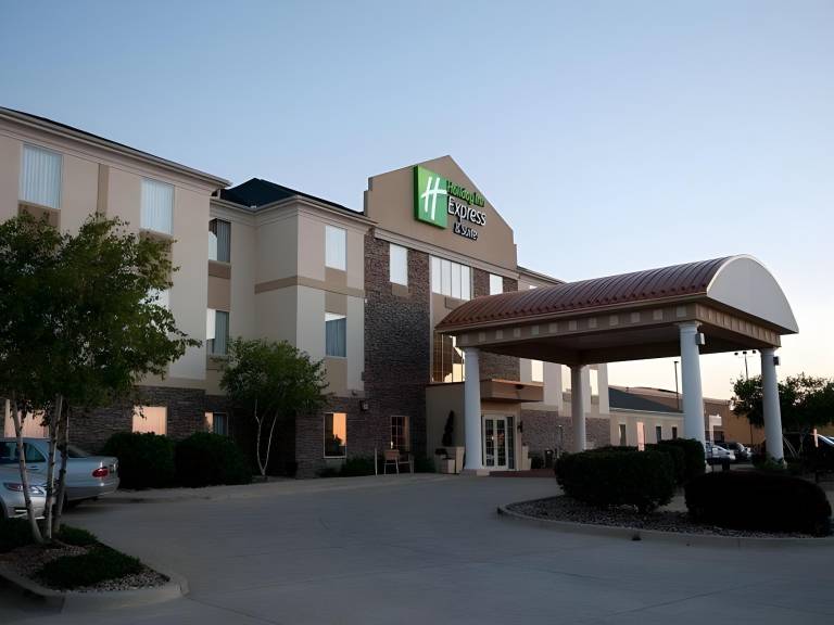 Holiday Inn Express Hotel & Suites Bloomington-Normal University Area By IHG in Normal, IL