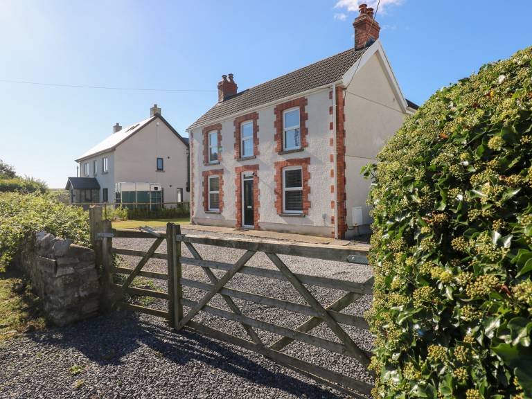 Children-friendly cottage with yard | Pets are welcome — photo 2