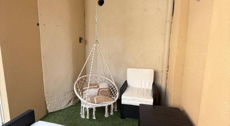Apartment with yard & terrace — photo 3