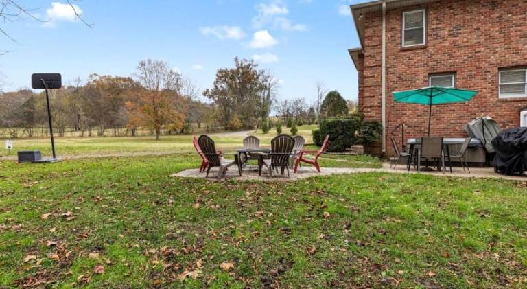 Peaceful Historic Villa with Hot Tub & Pool near Downtown Nashville, Tennessee in Nashville, TN