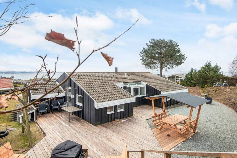 Fully equipped house with yard, BBQ & pool | Dogs allowed — photo 4