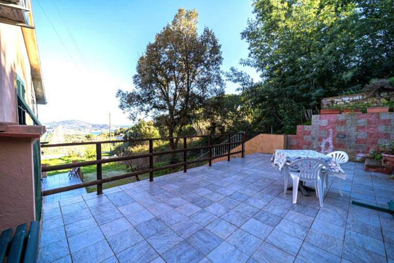 Rental apartment with grill & patio — photo 5