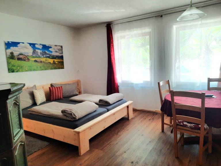 Studio with yard | Mountain view in Appiano Sulla Strada del Vino