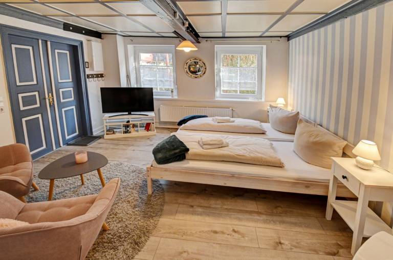 Fewo1846 - "Unsere Blume" / charming 2 room apartment with balcony / harbor view — photo 4
