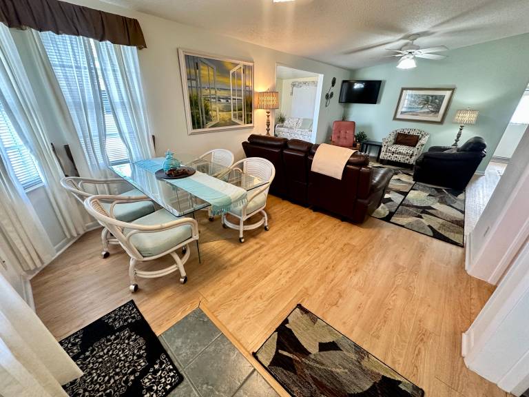 Family-oriented vacation home with hot tub & pool | Pets allowed — photo 5