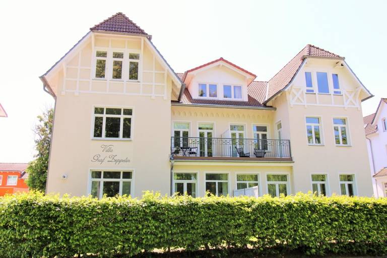 Blick auf Villa Baltic WE 1: strandnahe und moderne 2-Zimmer-Fewo mit Terrasse in Kuehlungsborn