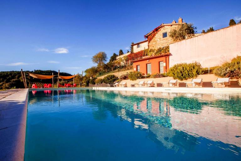 Fully equipped lovely vacation home with pool, terrace & yard | Pet-friendly — photo 2