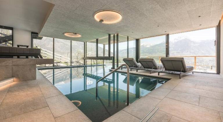 Serviced apartment with pool, garden & sauna — photo 3