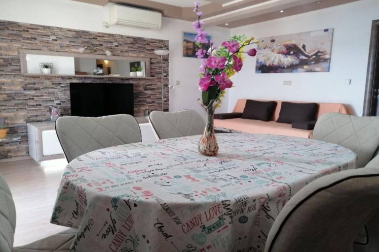 Holiday apartment with grill | Sea view in Okrug