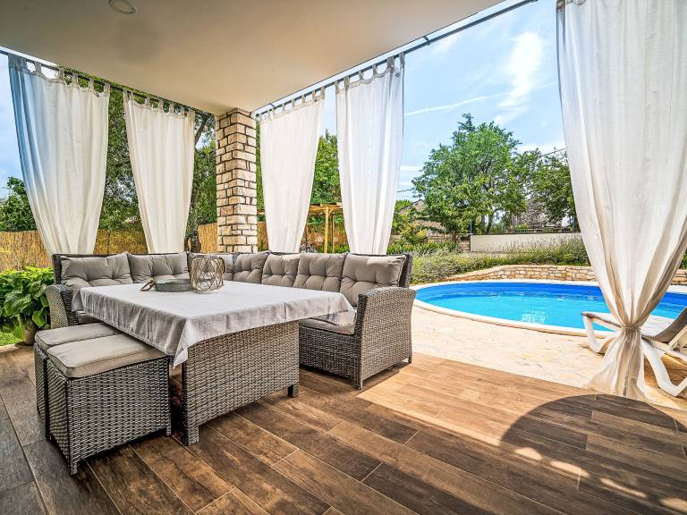 House with grill, patio & garden — photo 2