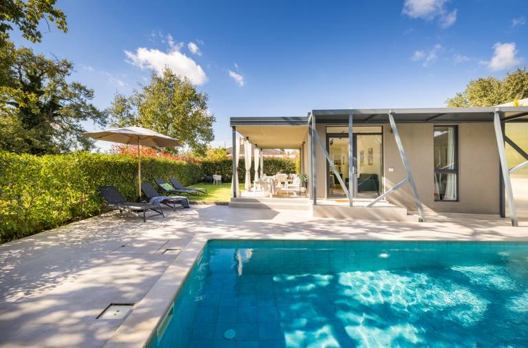 Villa with barbecue, private pool & garden — photo 2