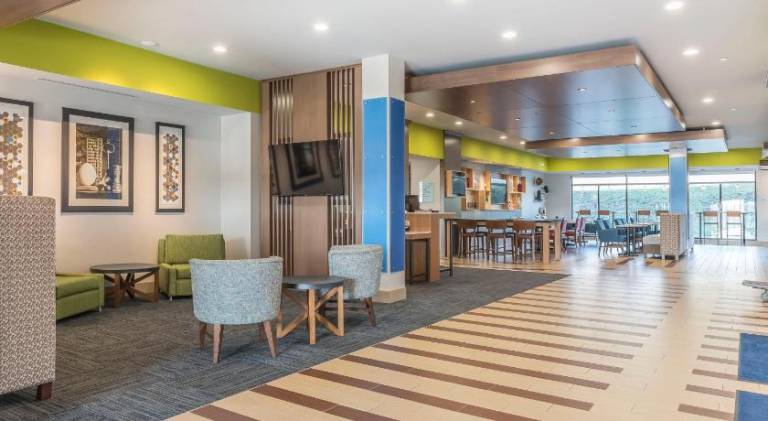 Holiday Inn Express & Suites Clarion By IHG — photo 2