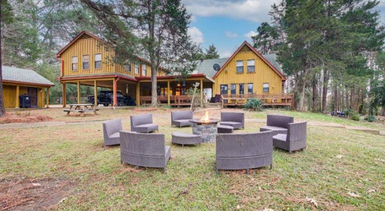 437 m&sup2; Ferienhaus