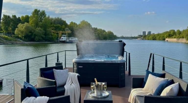 Prestige Yacht Resort Budapest — photo 3
