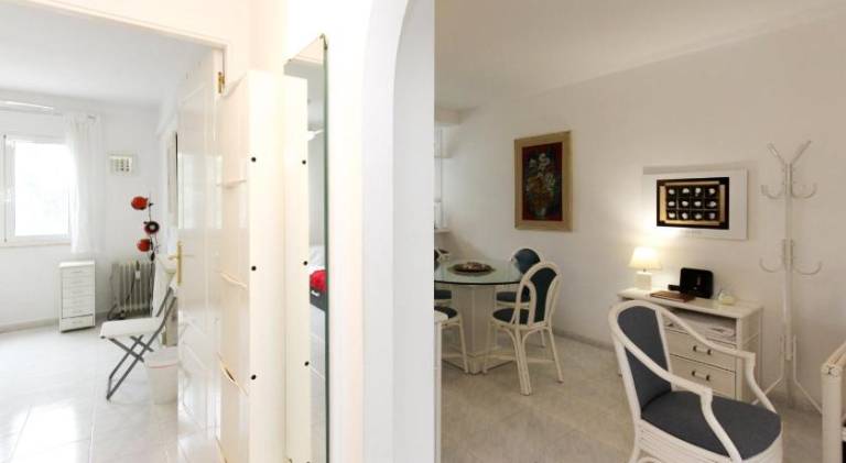 Rental apartment with patio — photo 2