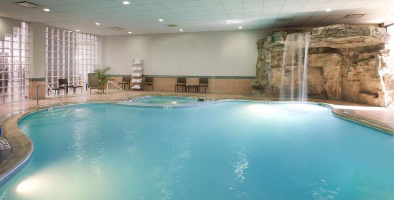Embassy Suites by Hilton Detroit Livonia Novi — photo 3