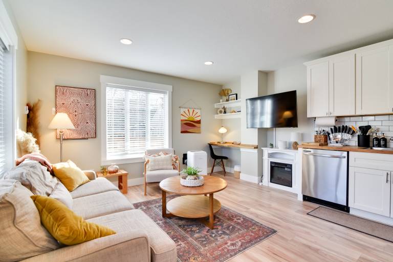 WFH Friendly Walkable & Bright Portland Townhome