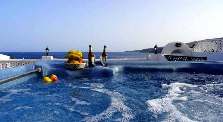 Casa Descanso con Jacuzzi en Playa Quemada in Yaiza