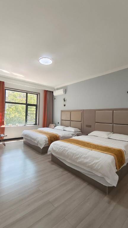 Villa with 7 rooms for 16 persons — photo 2