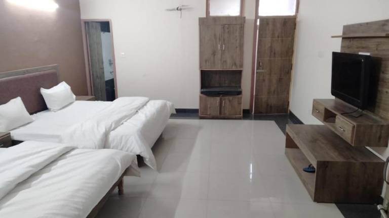 Goroomgo the diamond leaf Chandigarh — photo 2