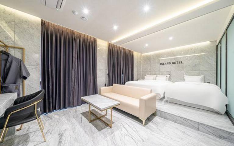 Ansan Island Hotel