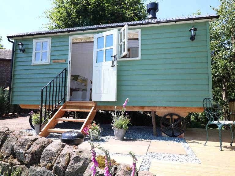 Lodge  Upper Hulme