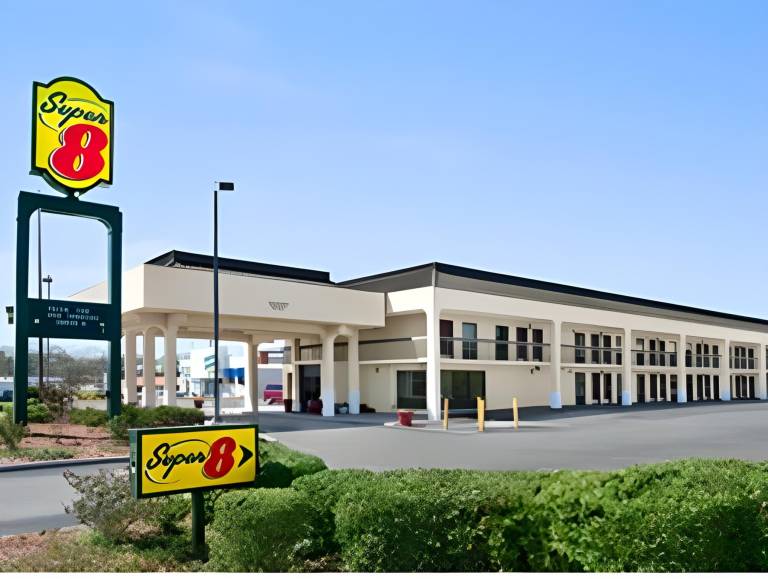 Super 8 By Wyndham Oxford — photo 4