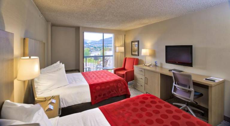 Penticton Lakeside Resort — photo 2