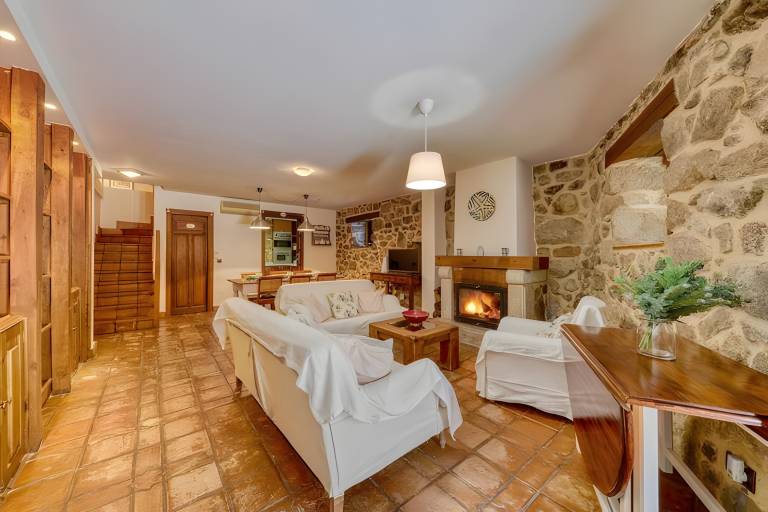 Fully equipped house with private pool & fast internet | Mountain view | Good for workation | Pets are welcome — photo 3