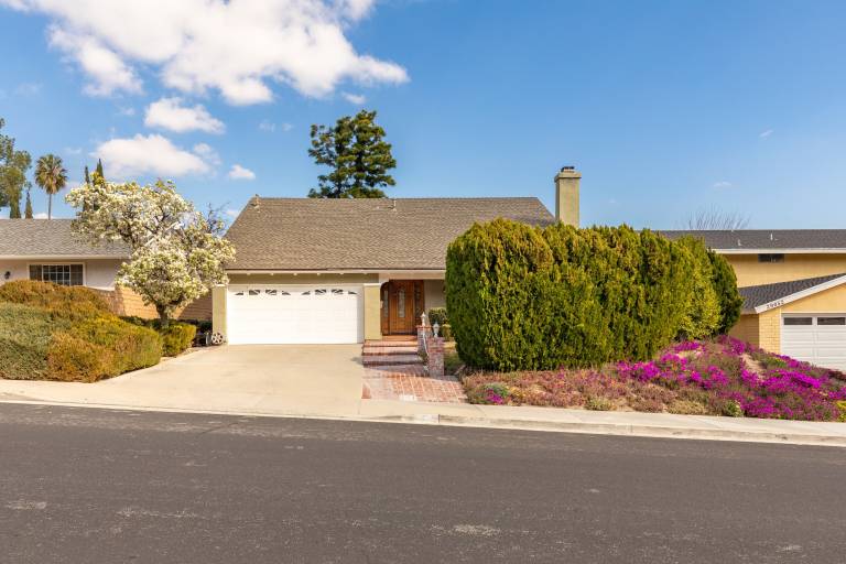 House Santa Clarita