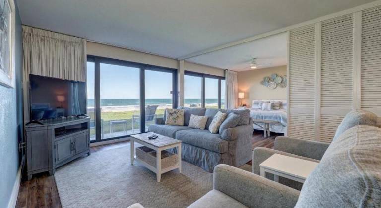 On the Beach Beachfront Condo Direct View & Access to Beach Heated Pool Island House Condominiums Un in Corpus Christi, TX