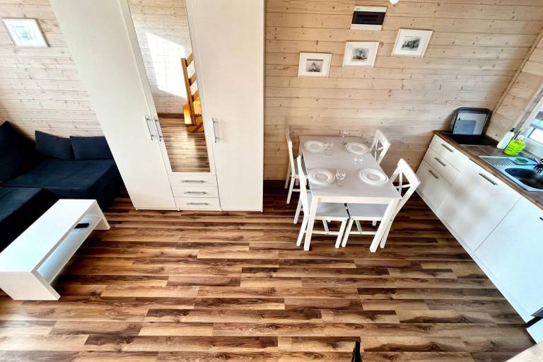 Child-friendly beautiful house with patio, yard & hot tub | Beach nearby | Dogs allowed — photo 3