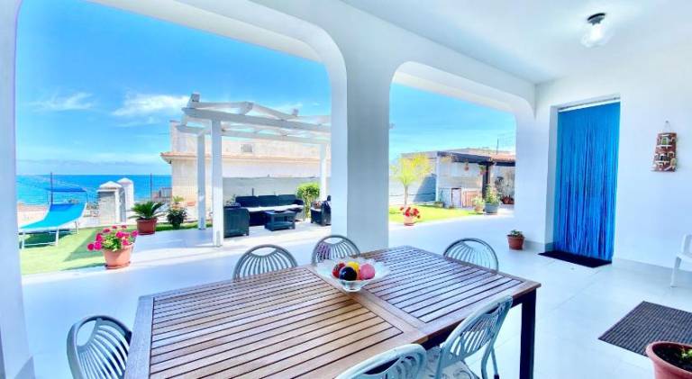 Rental apartment with barbecue & terrace — photo 3