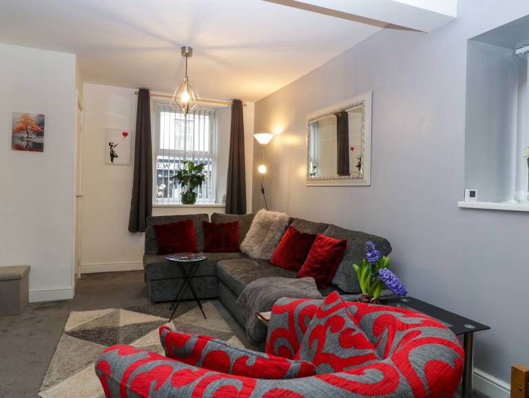 Children-friendly cottage with yard | Pets allowed — photo 4