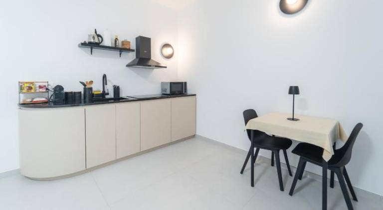 Beautiful apartment with patio | Pets allowed — photo 2
