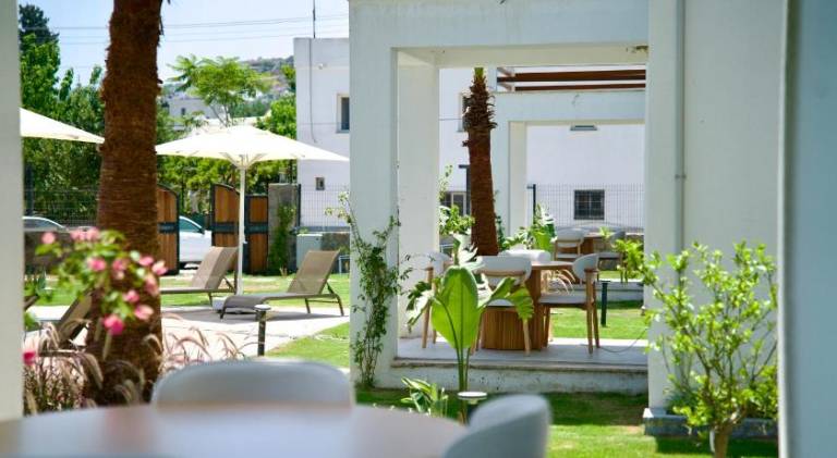 Fully equipped house with patio, yard & pool | Suitable for remote work | Pet-friendly — photo 3