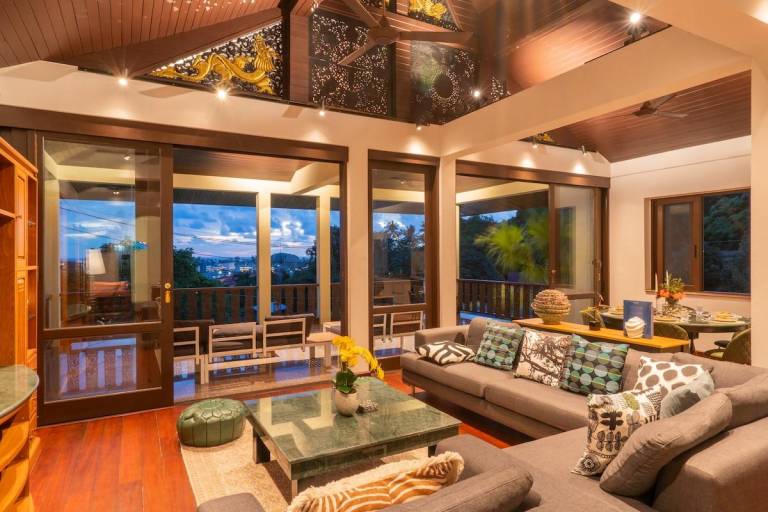 Fully equipped ample vacation home with patio, hot tub & yard | Perfect for remote work | Pets are welcome in Karon
