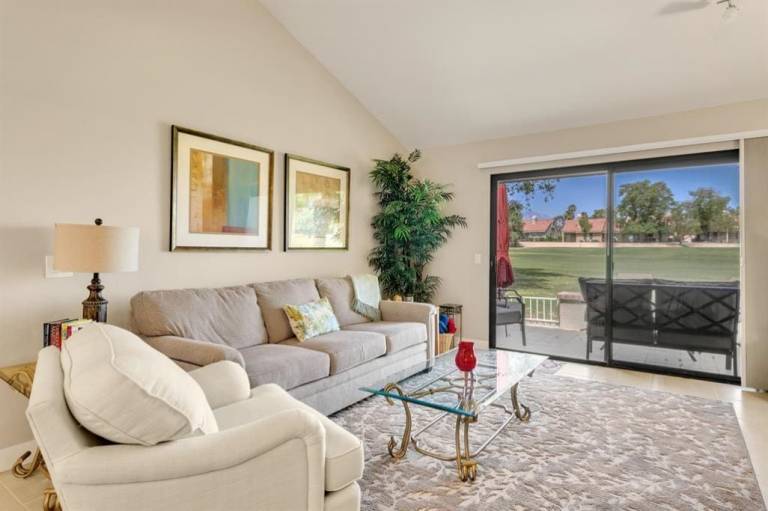 Bermuda Dunes Apartments & Houses for rent from 81 HomeToGo