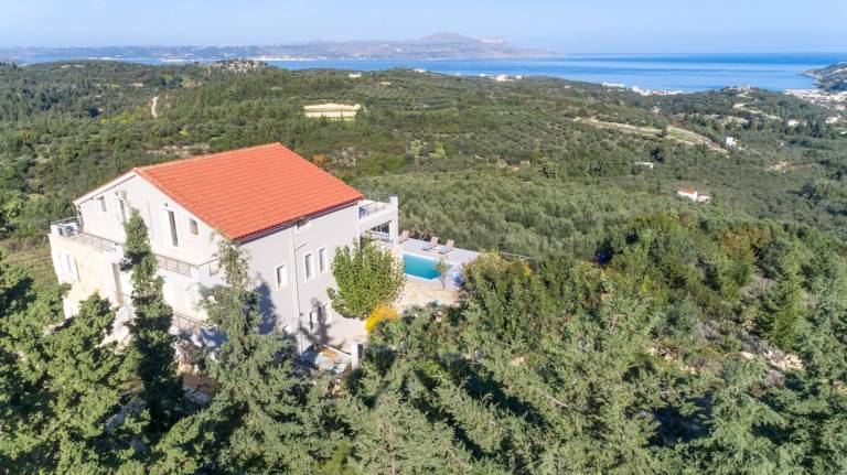 House Paralia Almirida