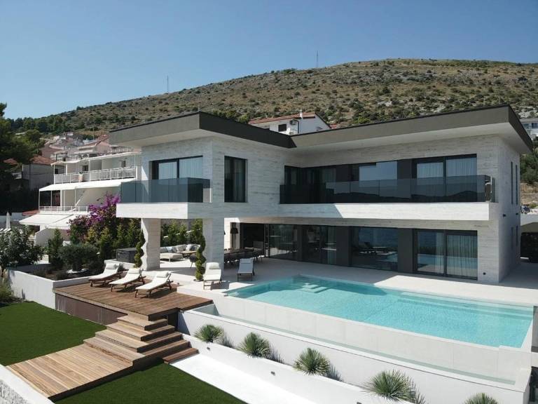 Luxury Beachfront Villa Malia Trogir with Pool in Okrug
