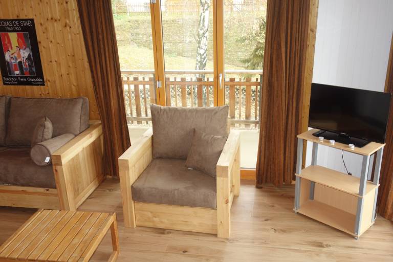 Rental apartment with yard & terrace — photo 3