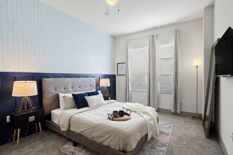 White Rock Lakewood Hideaway Pet Friendly Pool