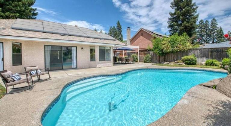 House with pool | Pet-friendly — photo 2