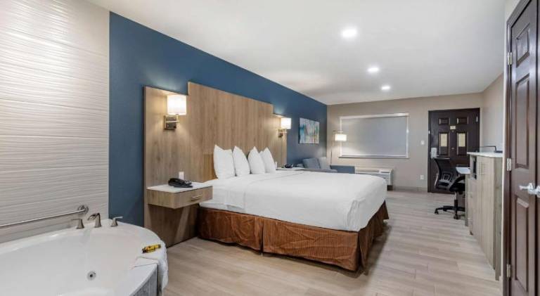 Best Western Plus Edinburg Inn & Suites — photo 2