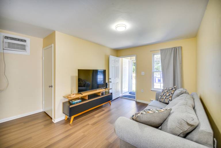 Explore & Relax Norfolk Duplex 1 Mi to Beach