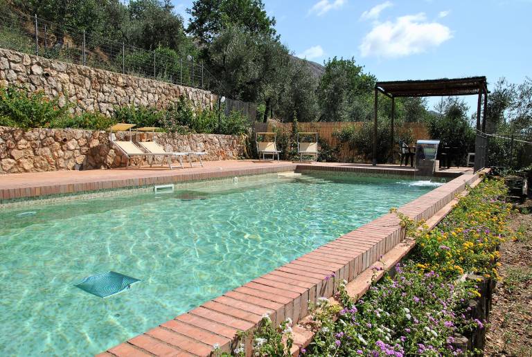 Charming Villa with Private Pool and Breathtaking Views, up to 12 people — photo 3